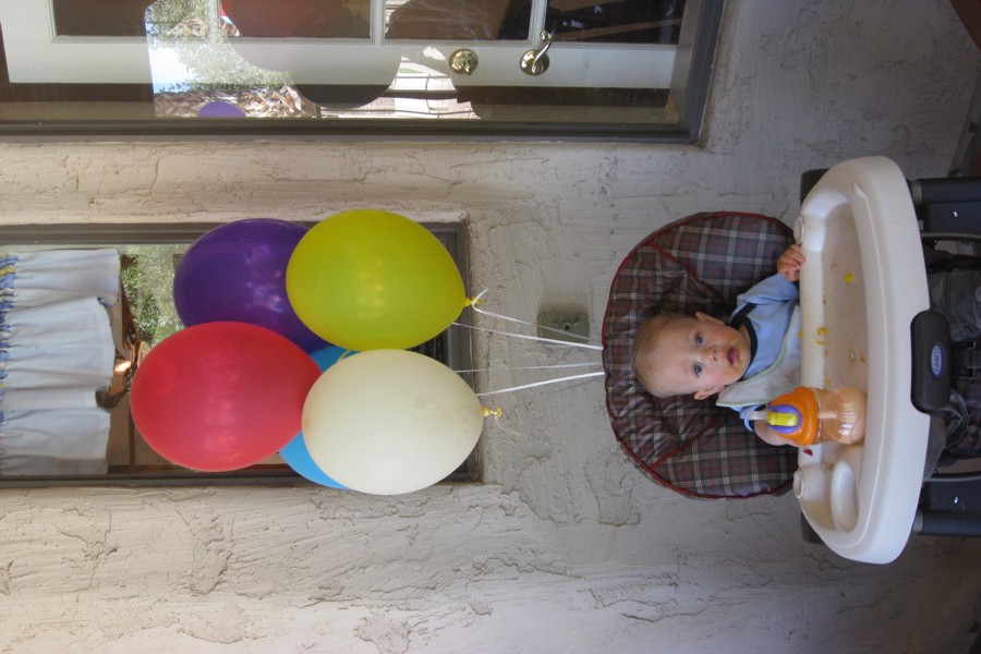 ../image/fun with balloons 3.jpg